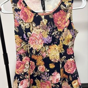 Chic Floral Sleeveless top